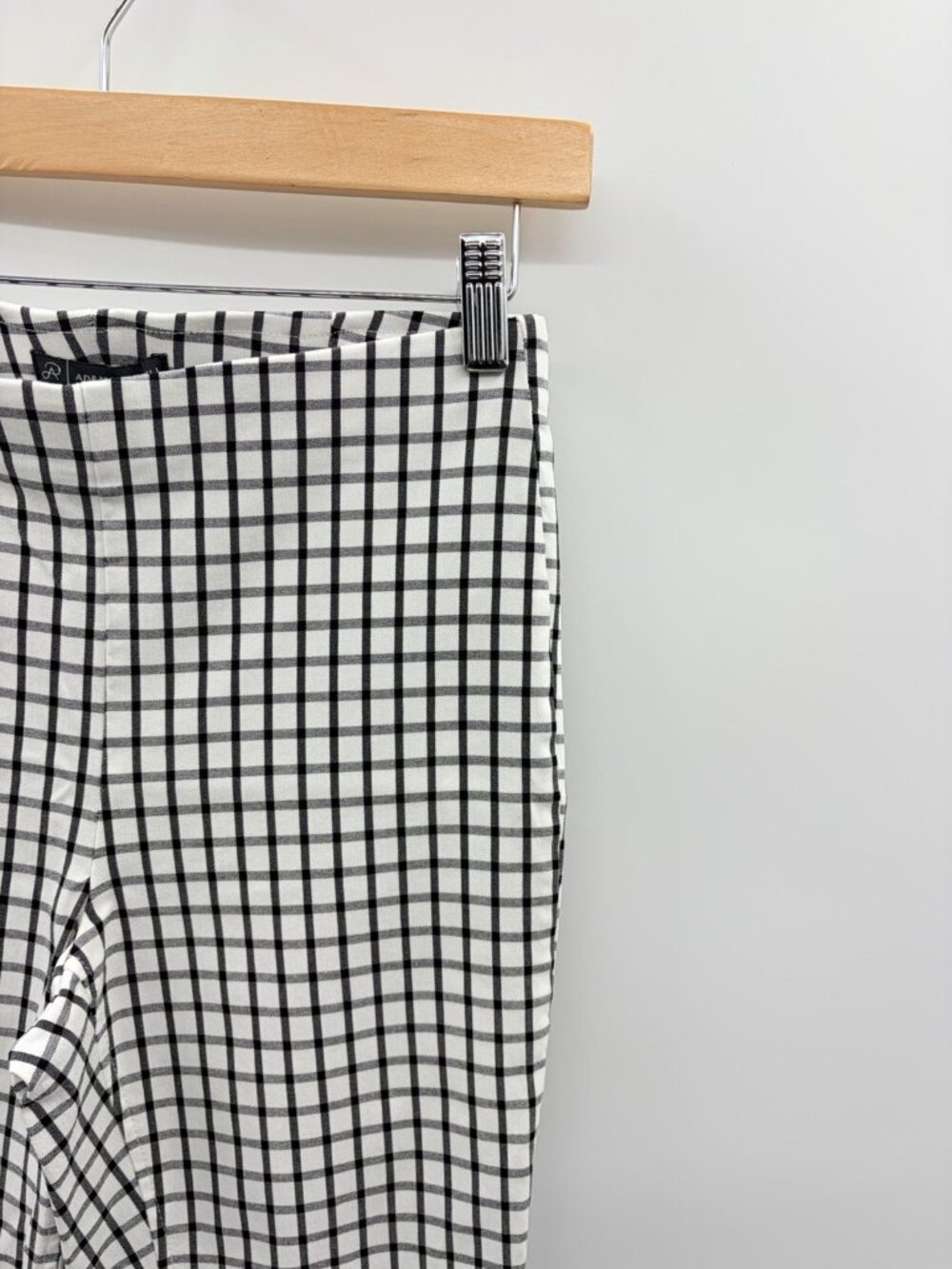 Adrianna Papell Womens Size 4 Plaid Print Pull On Stretch Cropped Ankle Pants - Picture 2 of 6